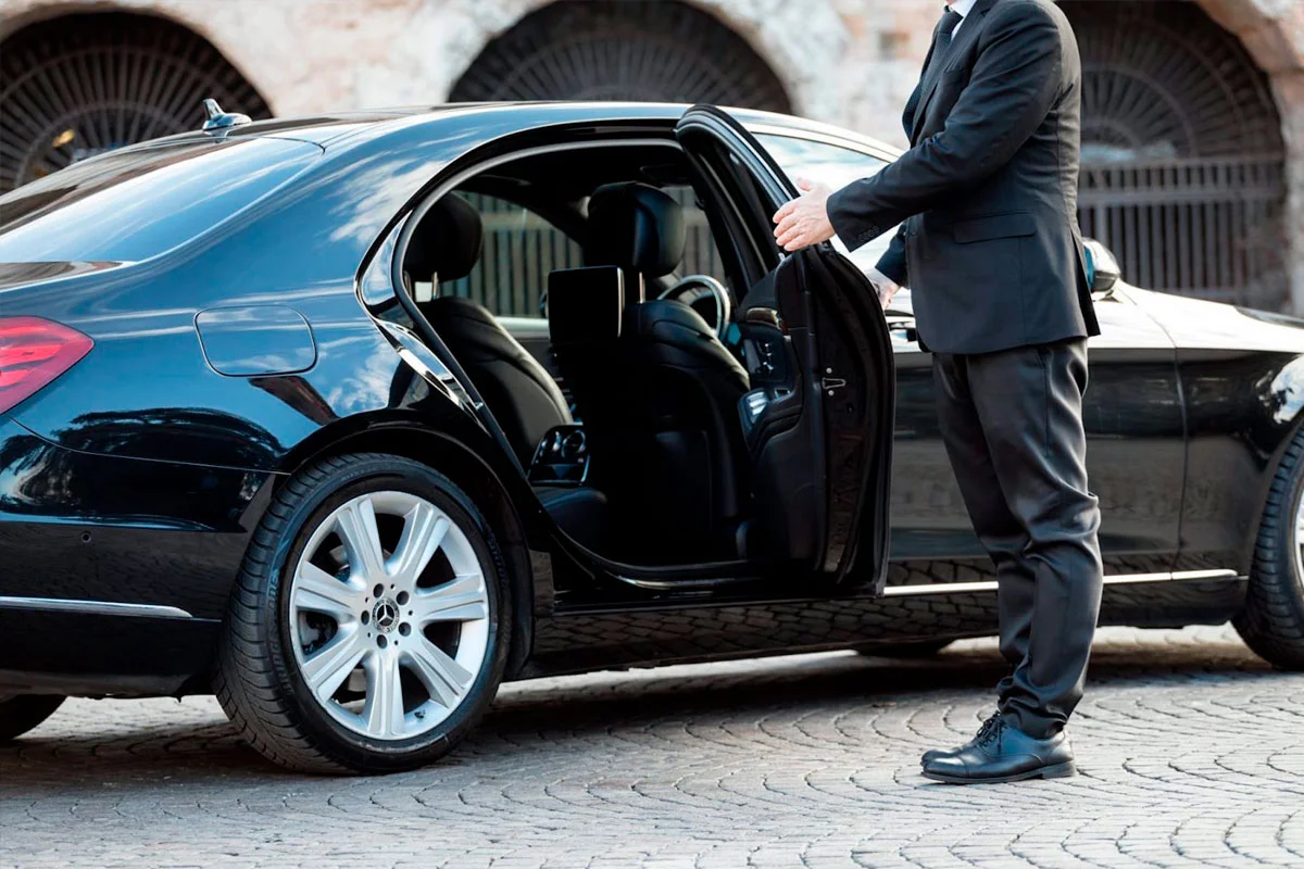 Affordable Taxi Service to Luton Airport