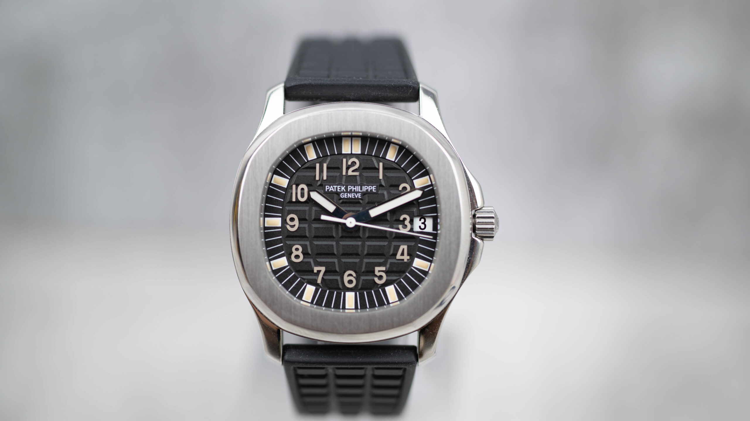 Patek Philippe Rubber Straps: A Stylish and Functional Choice for Luxury Watches