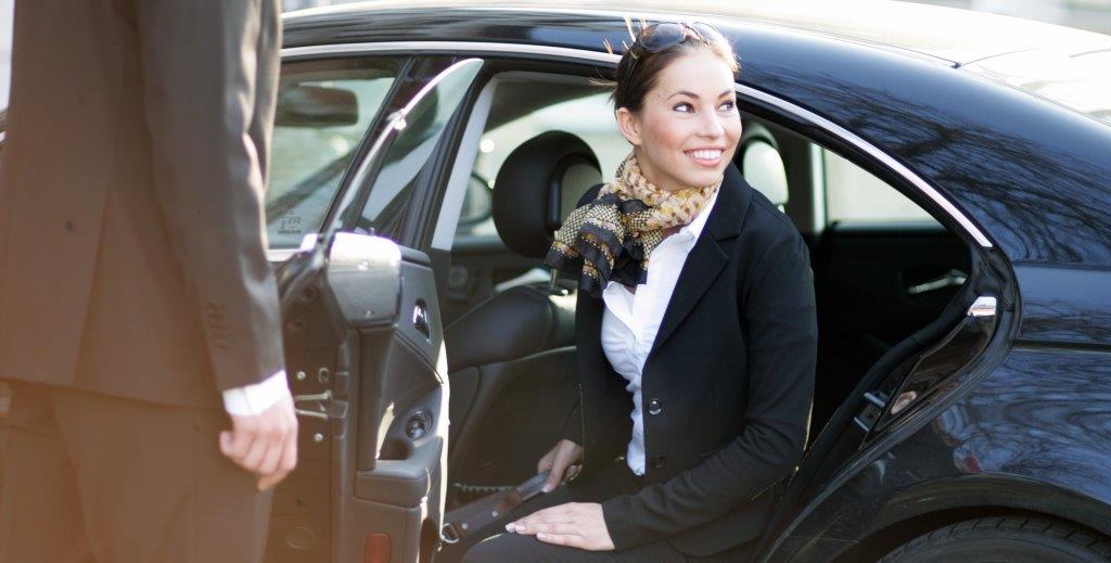 Luxury Travel on a Budget: Understanding Vancouver Airport Limo Rates