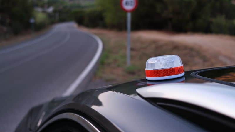 Die Bedeutung der Warnleuchte V16 für Verkehrssicherheit und Nutzung