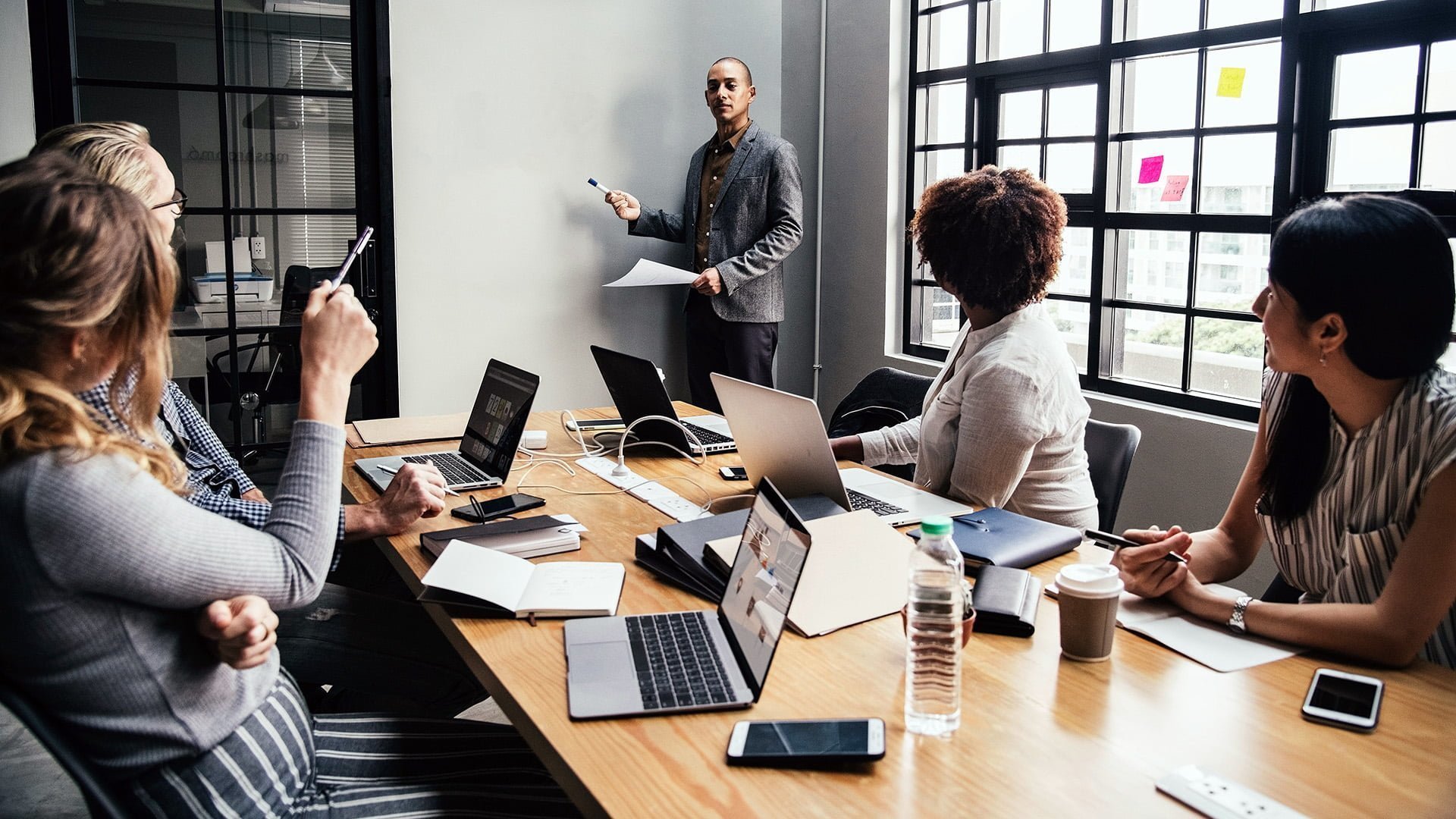 How to Legally Rent LinkedIn Account and Stay Compliant