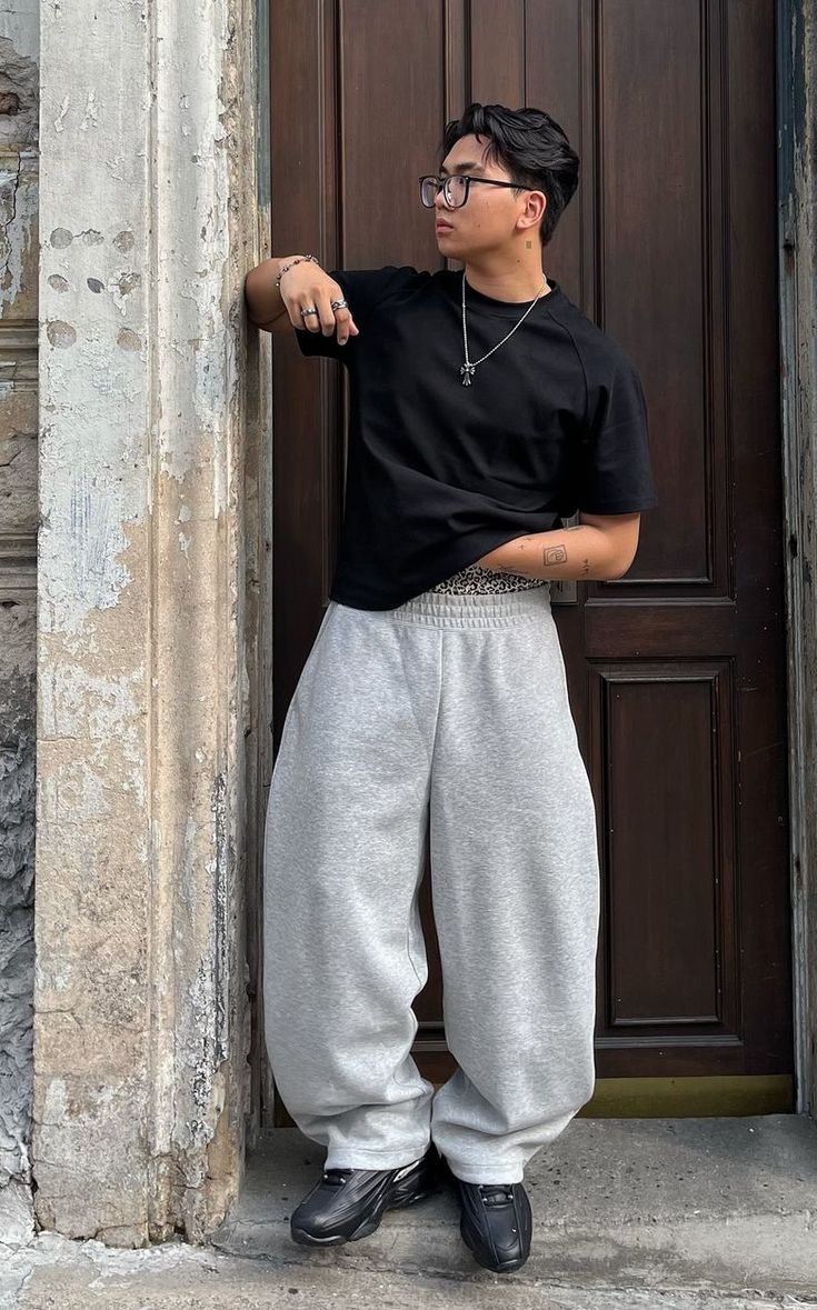 Best Baggy Sweatpants for Cozy, Casual Outfits