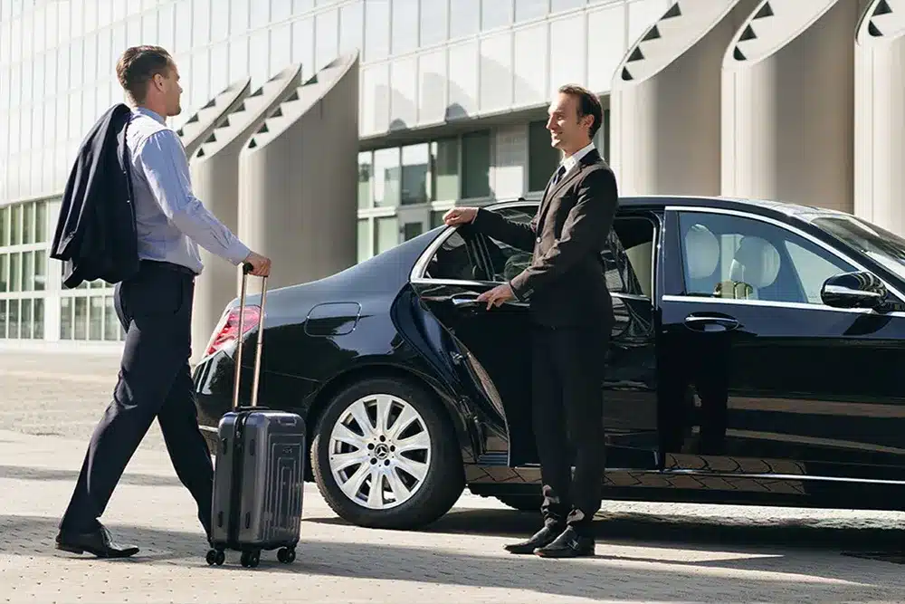 Airport Taxis Weybridge: Executive Taxi Transfers to Heathrow